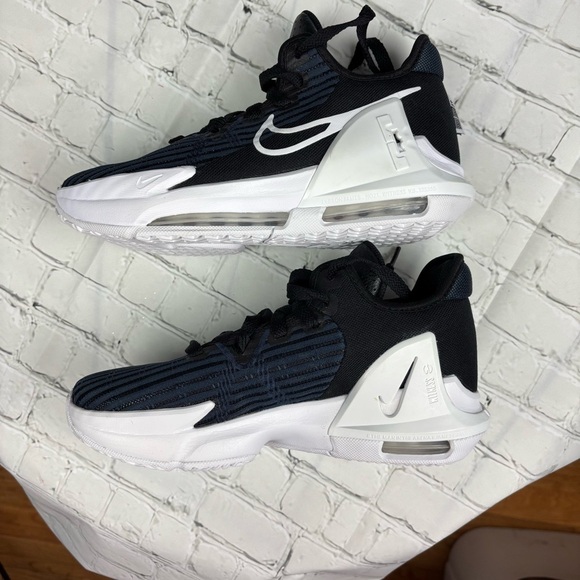 NWOBox Nike LeBron Witness VI basketball shoes kids size 4.5 = Women’s size 6 - Picture 3 of 7
